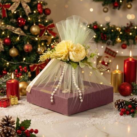 Golden Glow New Year Hamper – Milk Hazelnut & Strawberry Almond Delight